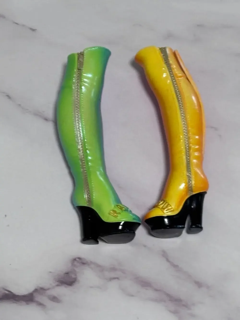 Rainbow High Fashion Avery Styles Studio Multicolored Ombré Knee High Boots
